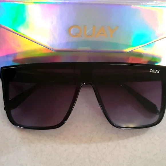 Quay NIGHTFALL Sunglasses - Picture 3 of 5